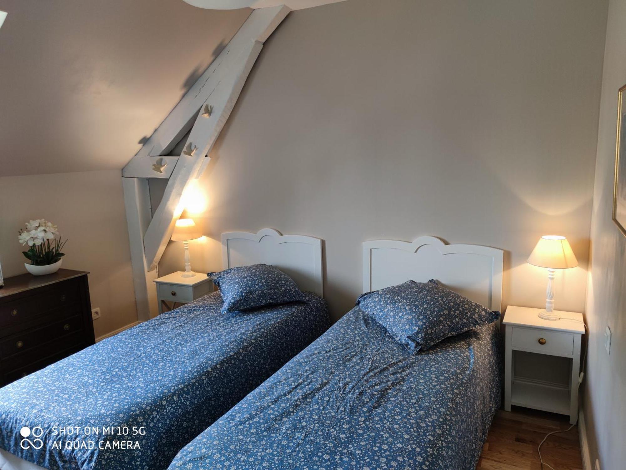 Reves & Riviere Bed & Breakfast Room photo